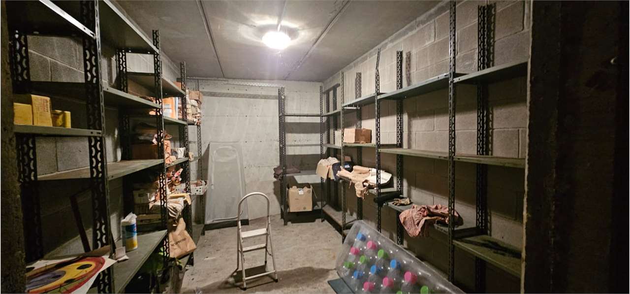 Vendesi cantina di 15 mq